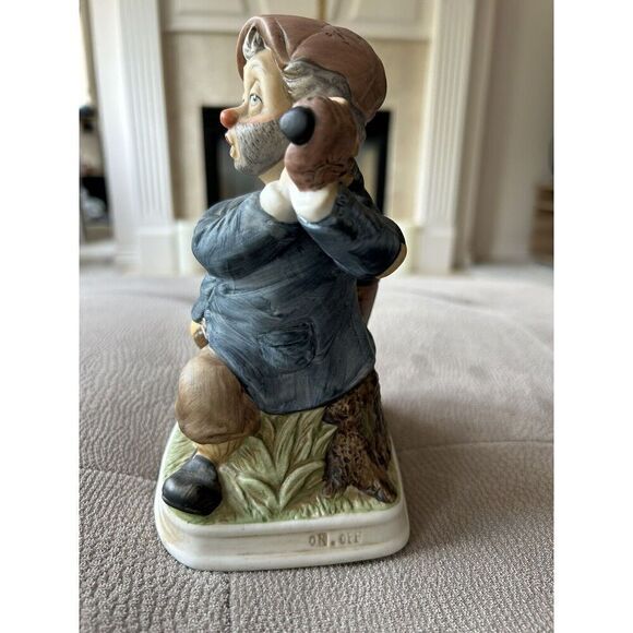 Waco 8" Golfer Man with Moving Head Music Box Plays IT'S IMPOSIBLE Figurine - Picture 2 of 8